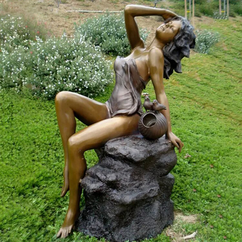 Escultura feminina nua em bronze em tamanho real contemporânea