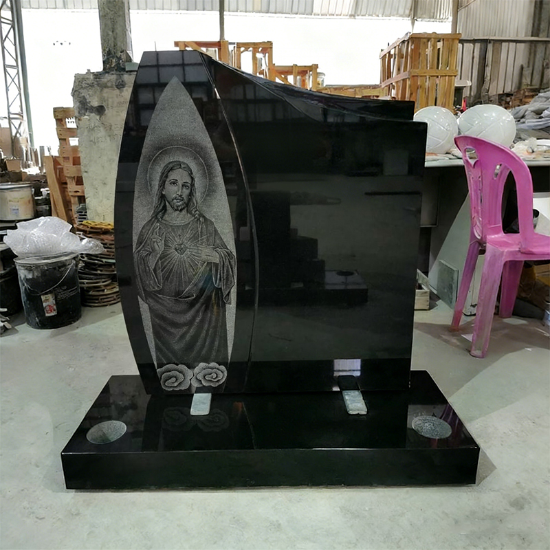 Lápide de Mármore Preto com Figura de Cristo