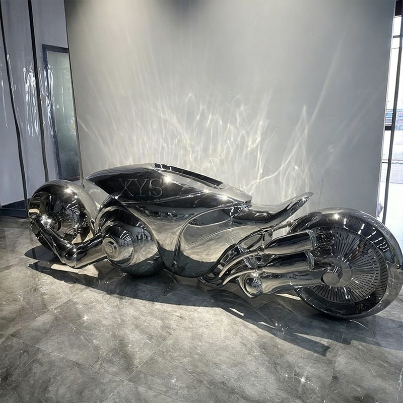 Escultura de motocicleta com conceito de espelho futuro Full Throttle