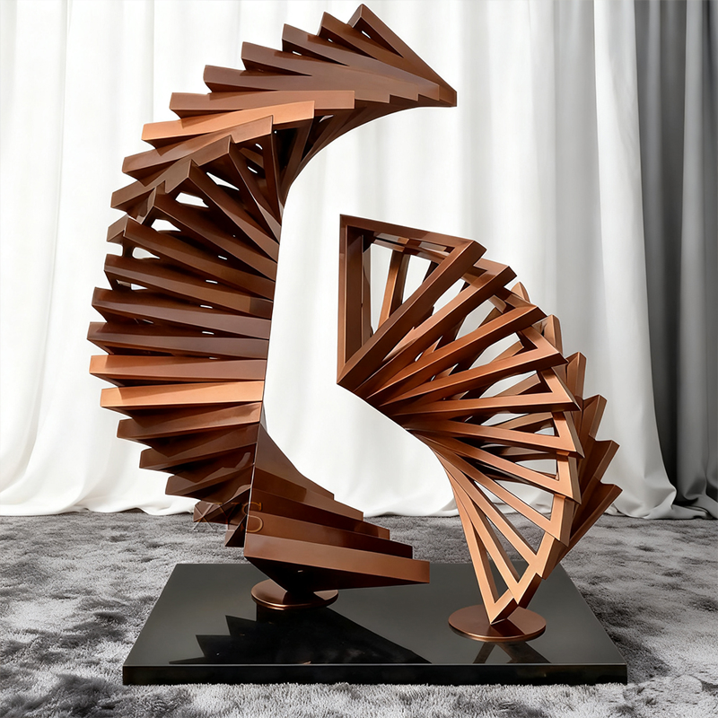 Escultura de fatia em camadas estratificadas em espiral de bronze